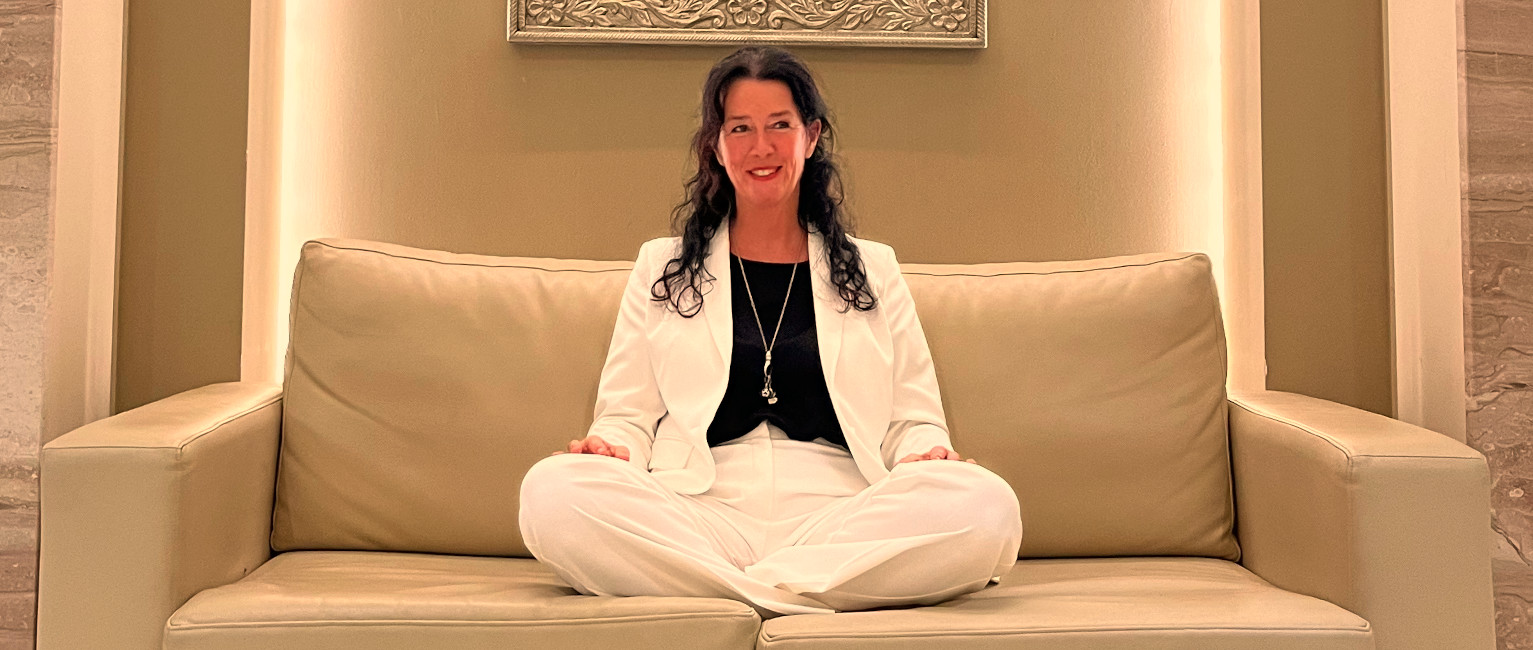 Melanie auf der Couch